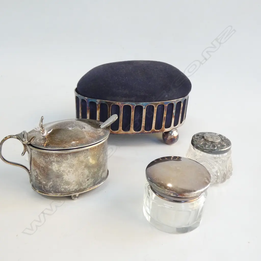 EP JEWELL BOX, 2 SILVER TOP SML JARS & SIL MUSTARD POT Image 1++