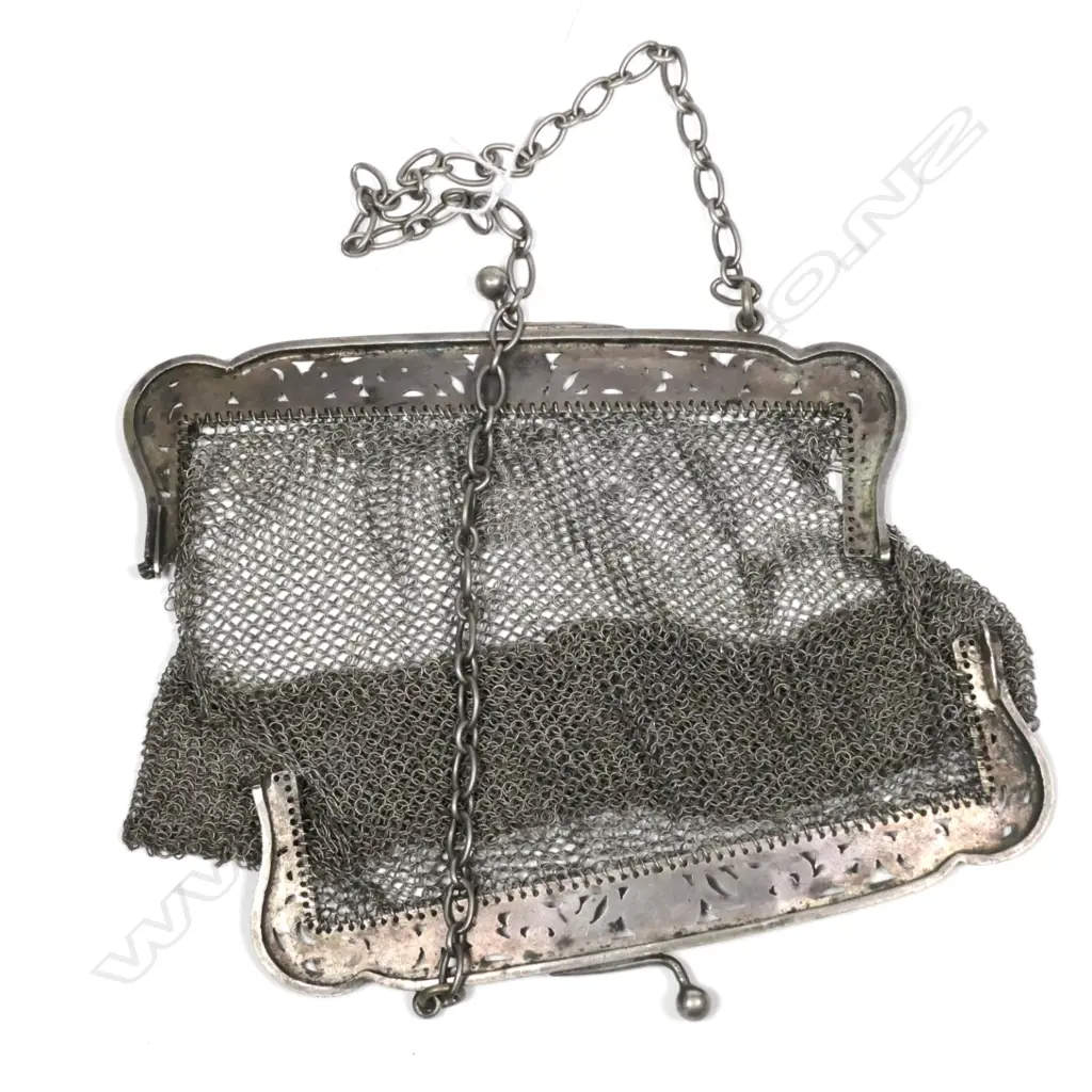 SILVER MESH PURSE ENGRAVED FRAME HINGE BROKEN Image 1++