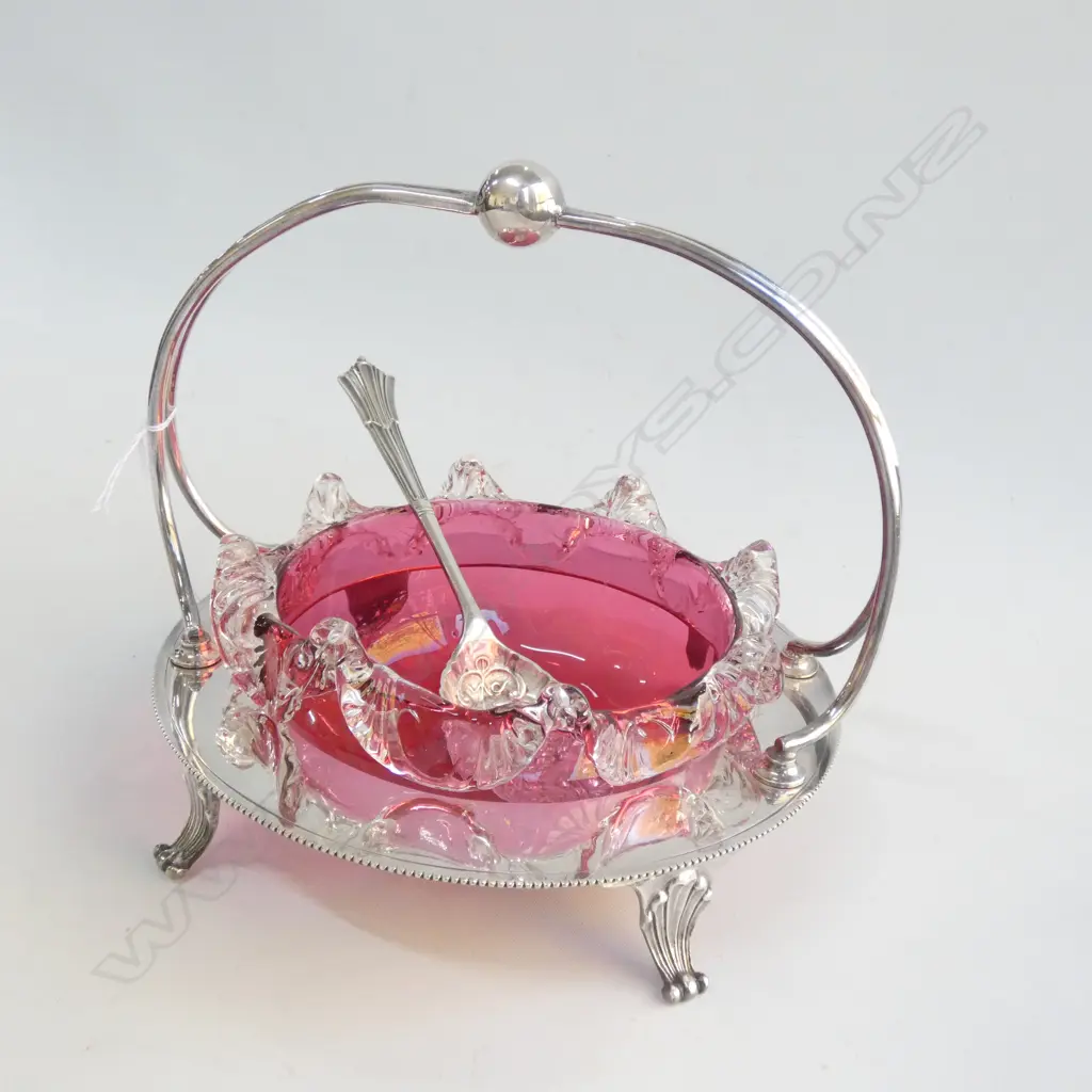 CRANBERRY JAM DISH IN SILVER PLATE STAND Image 1++