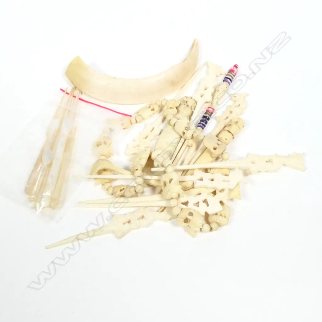 BAG CARVED BONE & MOP PCES. SWIZZLE STICKS ETC Image 1++