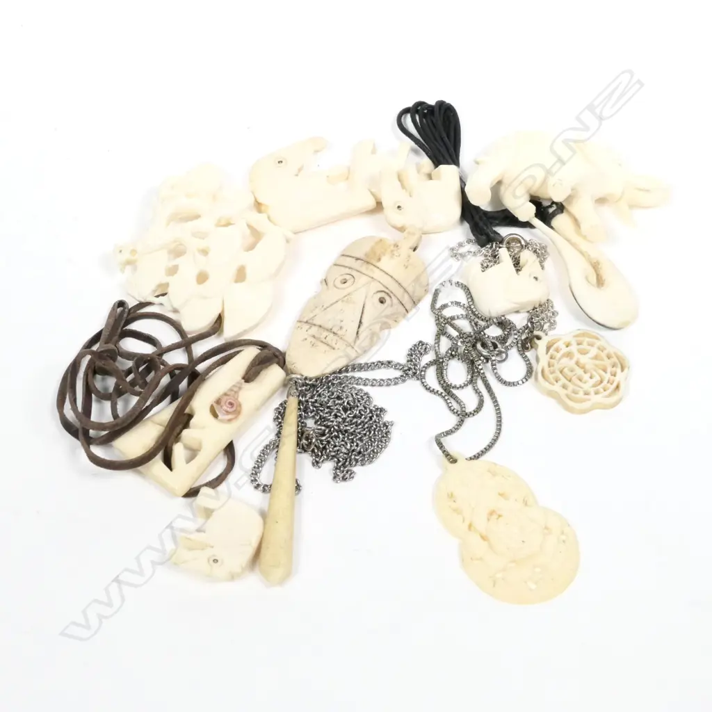 6 IVORY & BONE SMALL ELEPHANTS + 7 PENDANTS Image 1++