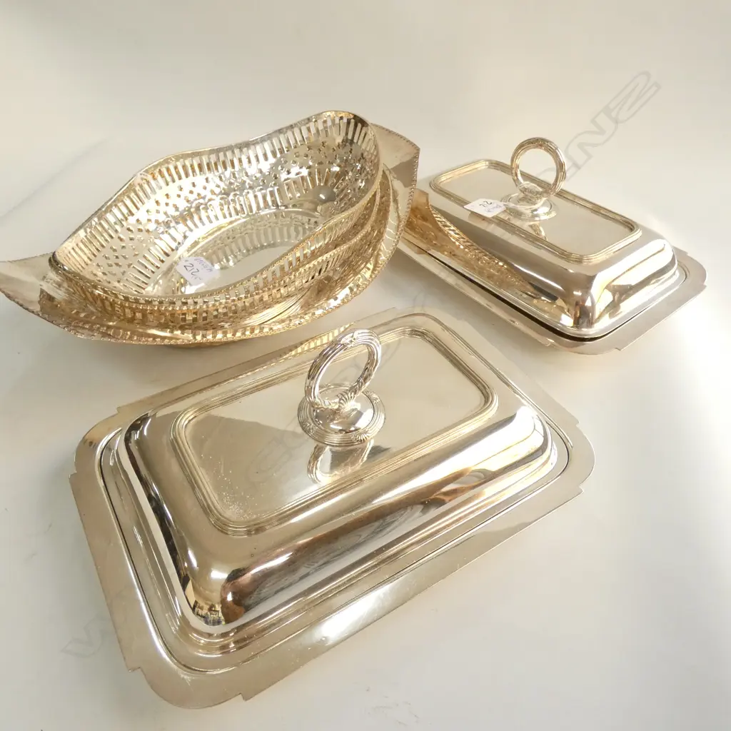 3 E.P BASKETS + 2 ENTREE DISHES Image 1++