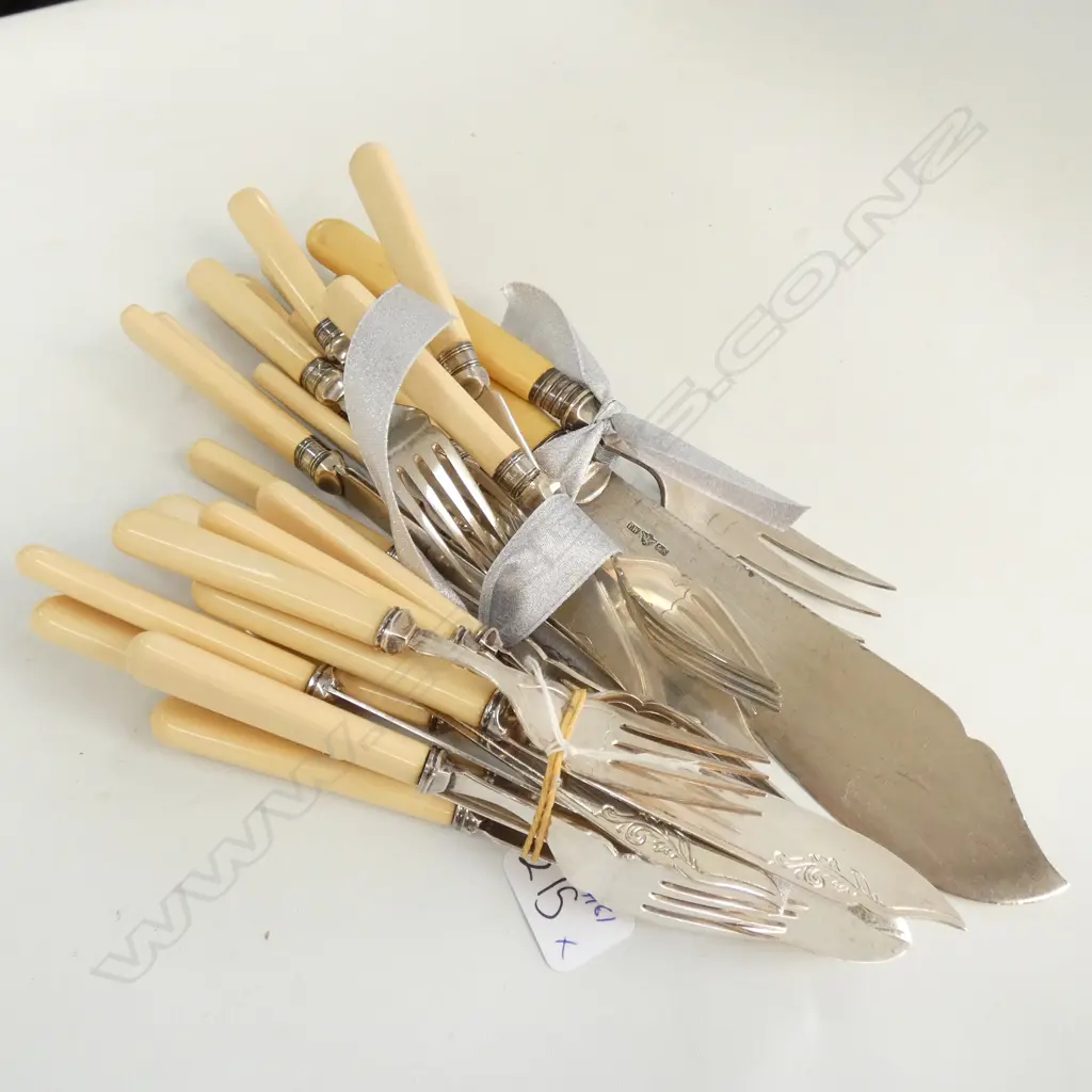 ASSORTED FISH KNIVES & FORKS Image 1++