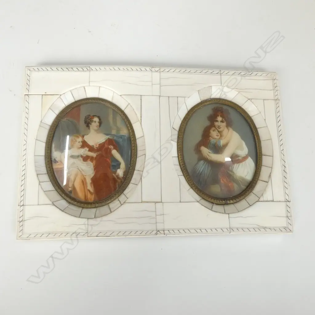 2 MINIATURE PORTRAITS IN PIANO IVORY FRAME 215 X 140MM Image 1++