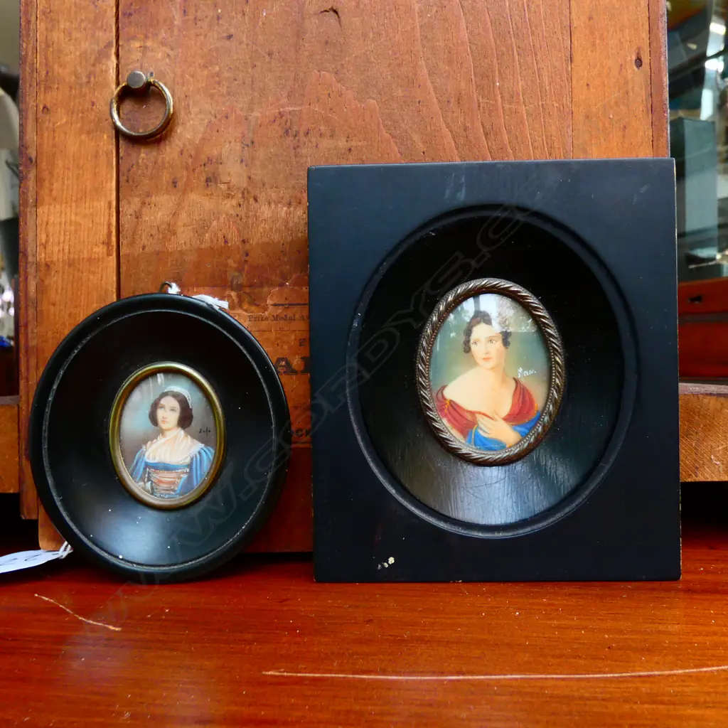 2 MINIATURE PORTRAITS H. 125MM Image 1++