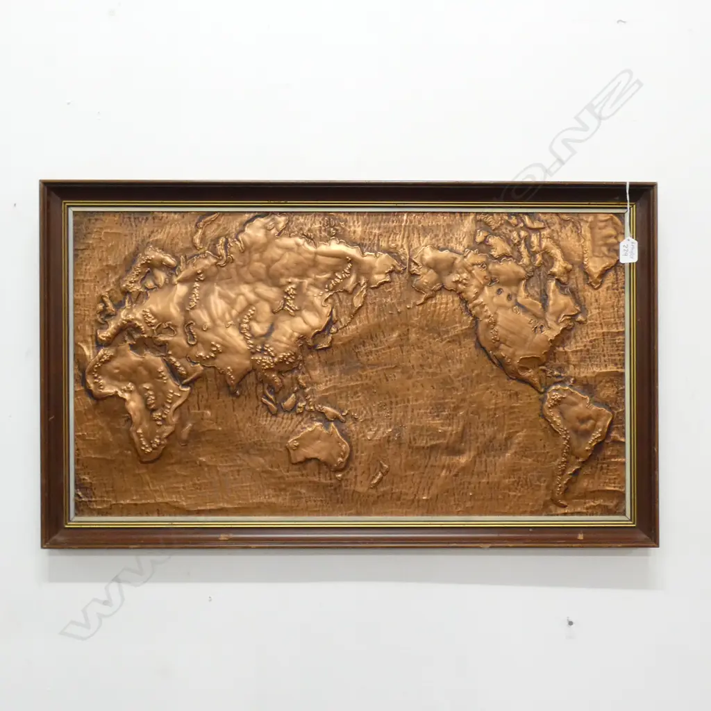COPPER FRAMED PLAQUE OF THE WORLD, W.890mm Image 1++
