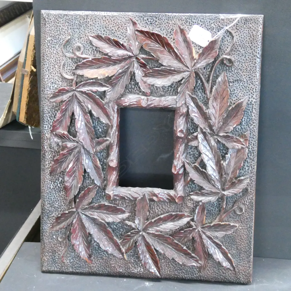 TRAMP ART FRAME 425 X 345MM Image 1++