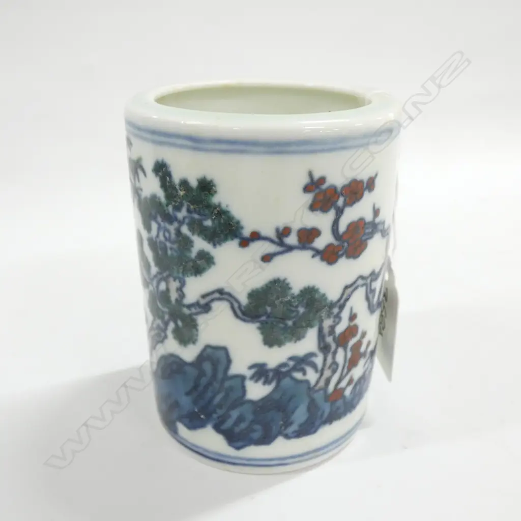 CHINESE DOUCAI PORCELAIN CYLINDER BRUSH POT H.98mm Image 1++