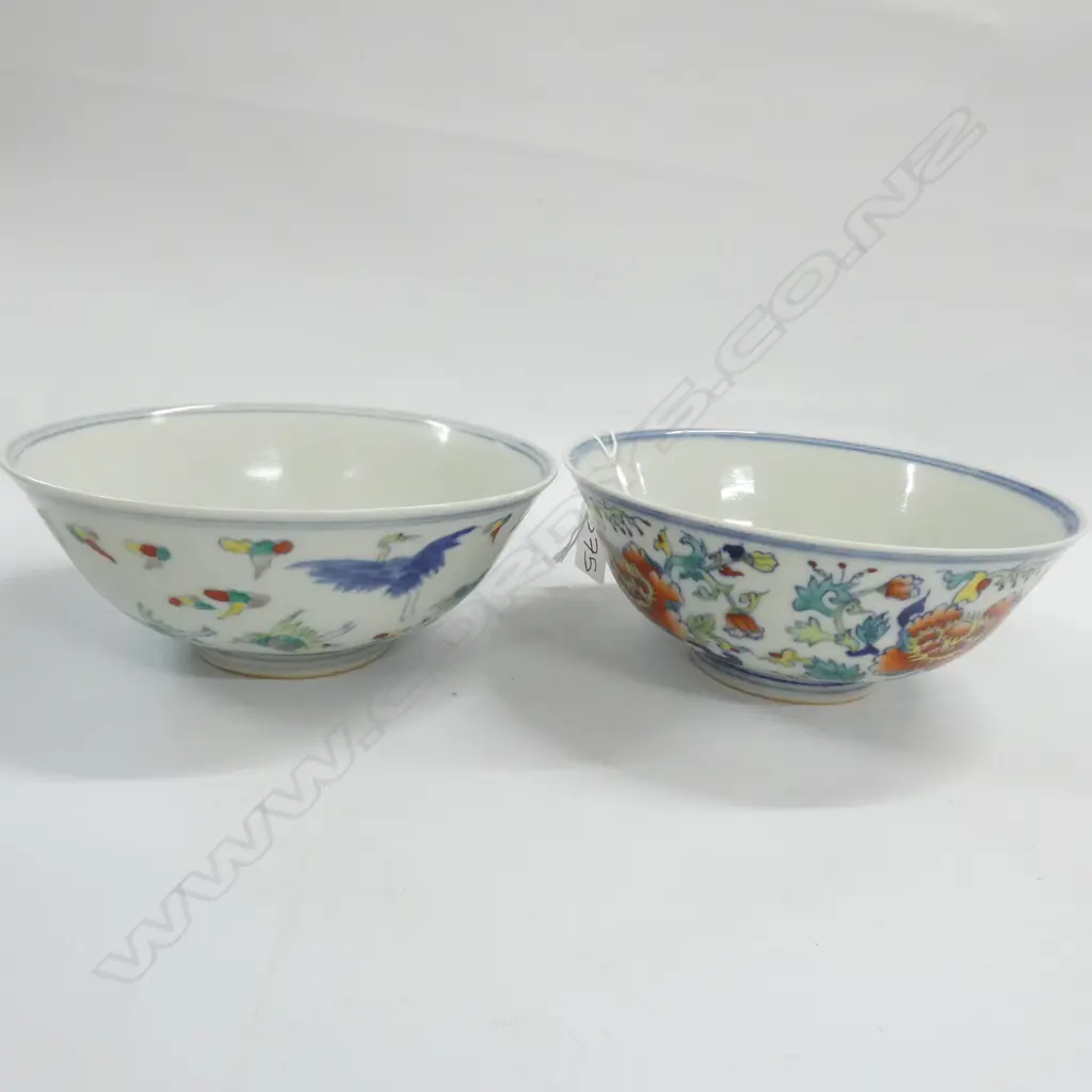 2 CHINESE DOUCAI PORCELAIN BOWLS DIA.175mm Image 1++