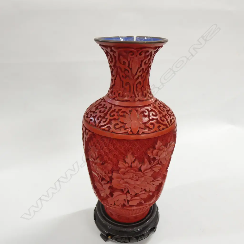 CINNABAR VASE ON STAND H. 260MM Image 1++