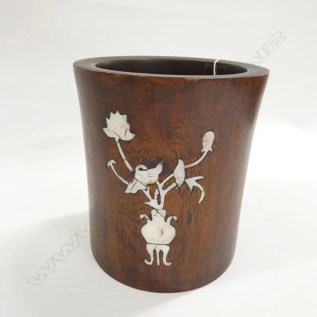 ROSEWOOD BRUSHPOT WITH MOP INLAY, H.150mm Image 1++