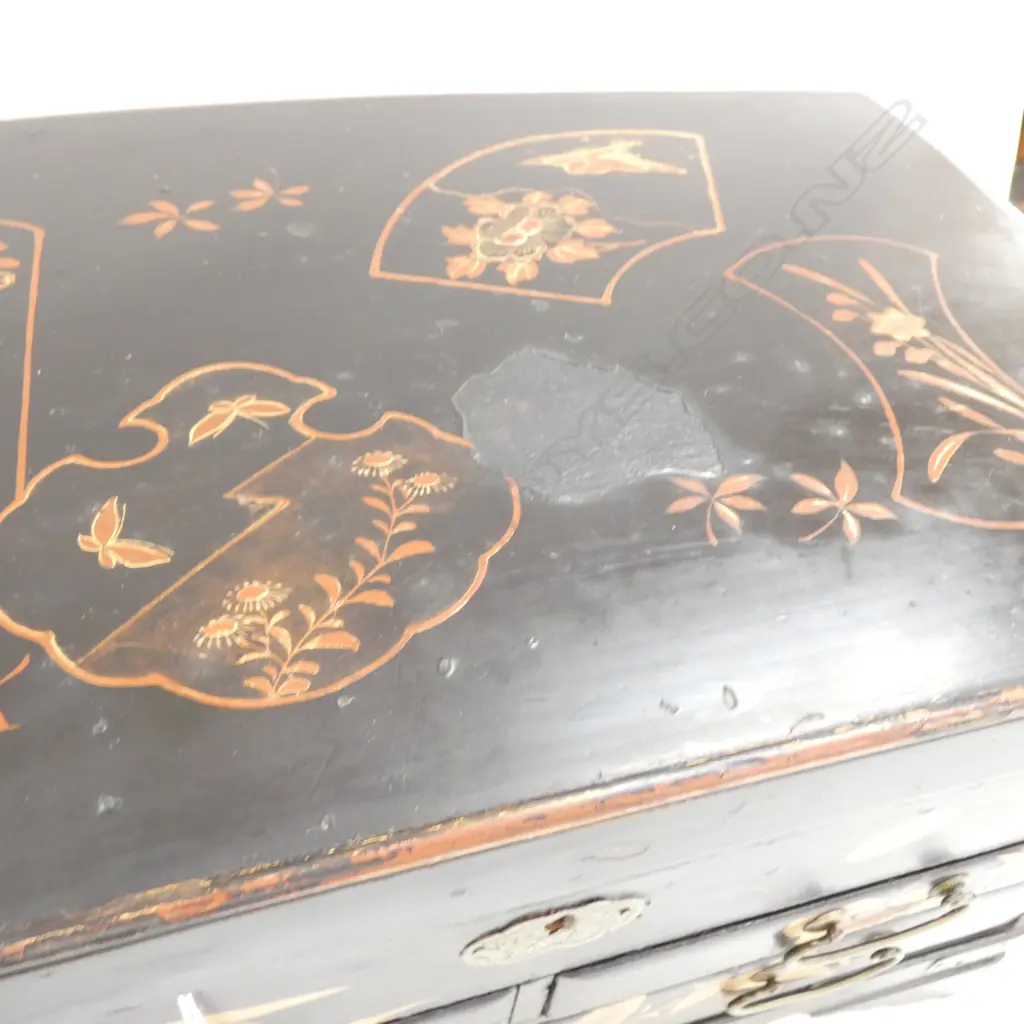 JAPANESE LACQUER JEWELLERY BOX Image 1++
