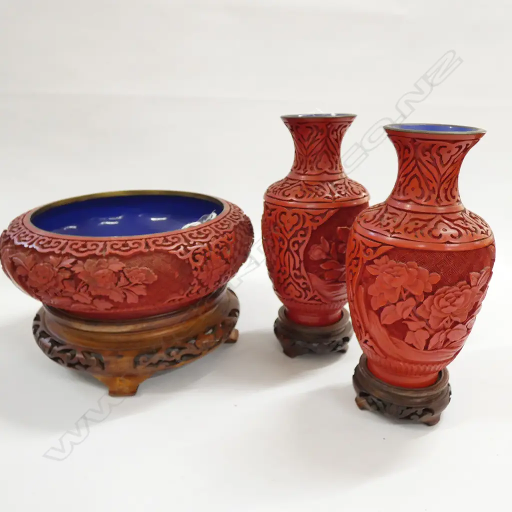 CINNABAR LACQUER BOWL+2 VASES AND STANDS H 170 MM Image 1++