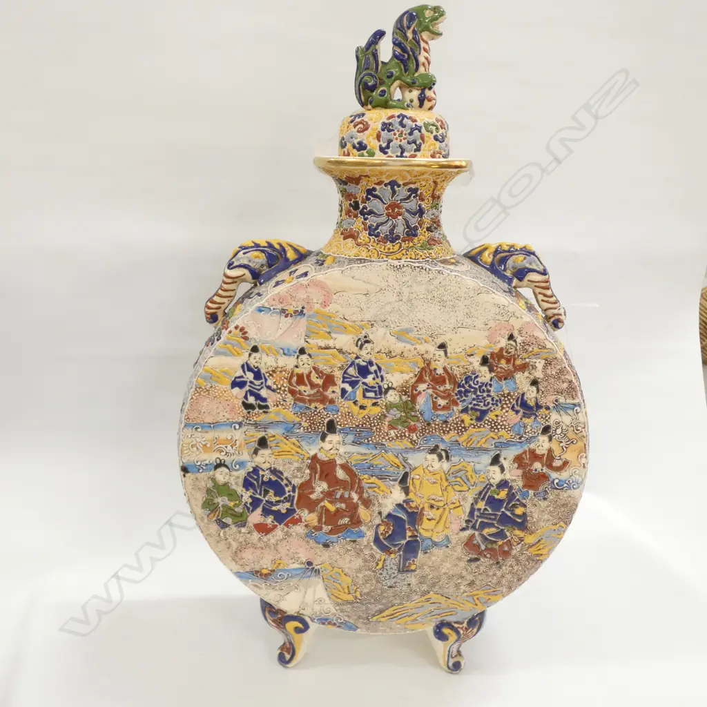 SATSUMA EARTHENWARE LIDDED VASE FIRING FAULT UNDER BASE H. 490MM Image 1++