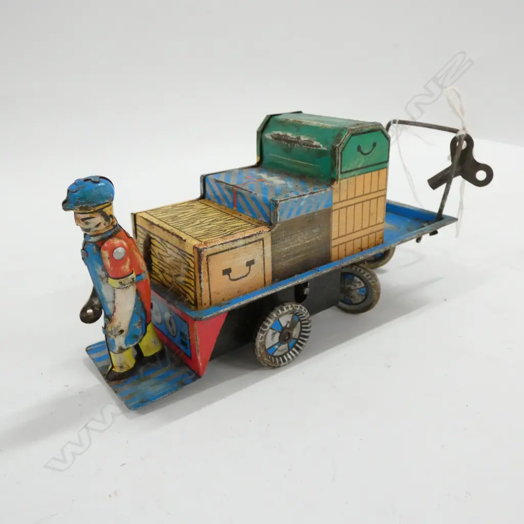 TINPLATE WIND UP LUGGAGE TROLLEY TOY Image 1++