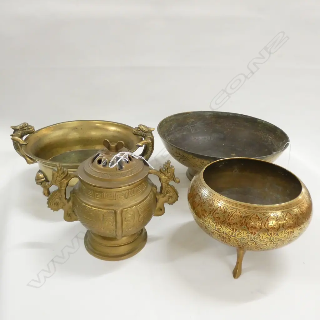 ASSORTED BRASS CHINESE DISHES & CENSOR, DIA 250mm Image 1++