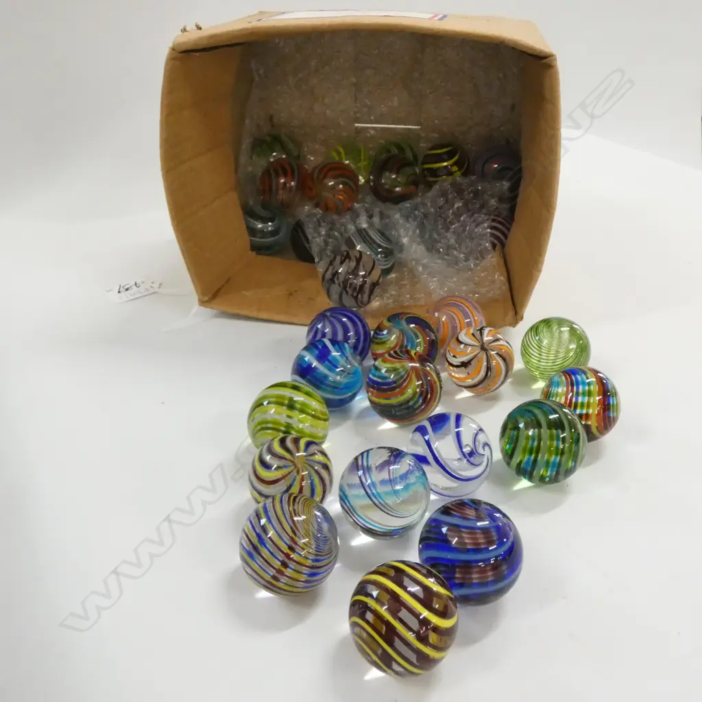 CON RHEES ART GLASS MARBLES Image 1++