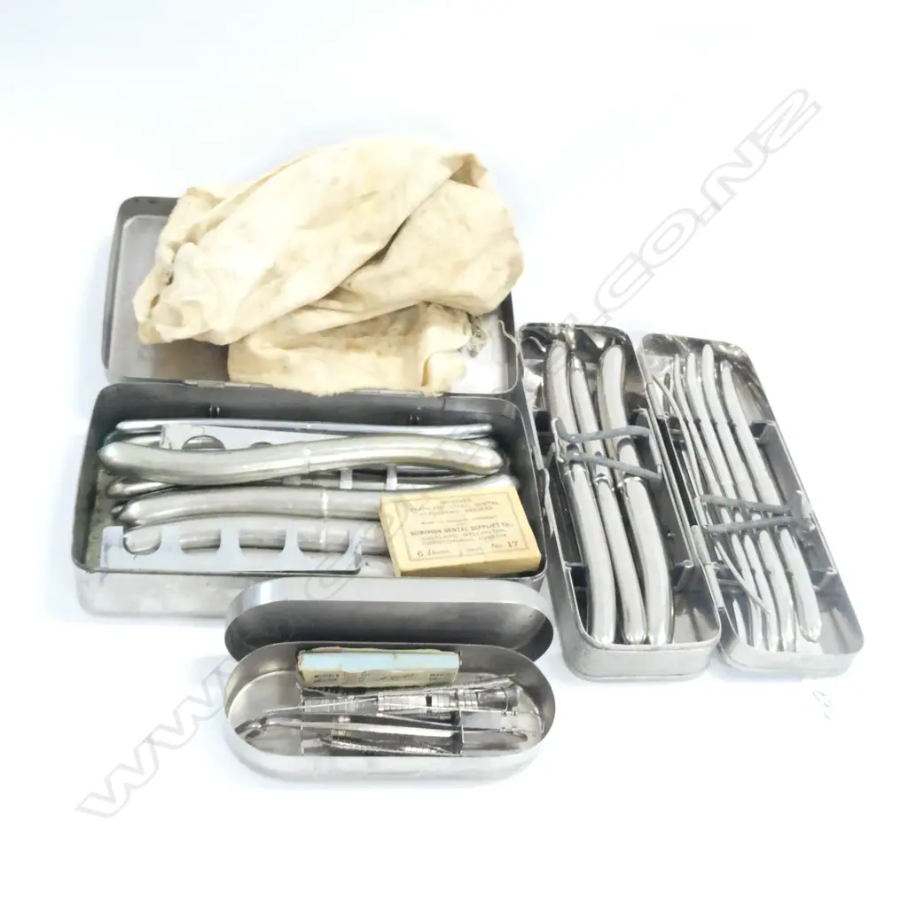3 STAINLESS STEEL CASES  VINTAGEMEDICAL/DOCTOR'S EQUIPMENT/TOOLS  Image 1++
