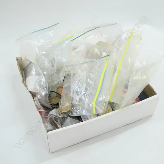 BOX OF VINTAGE WORLD COINAGE 3kgs