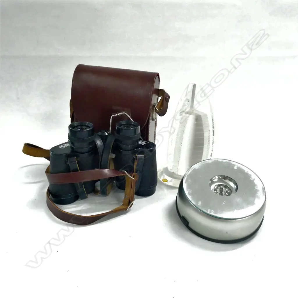 CASED ZEISS BINOCULARS, BURJ-AL-ARAB SOUVENIR  & MIRRORED LIGHT Image 1++