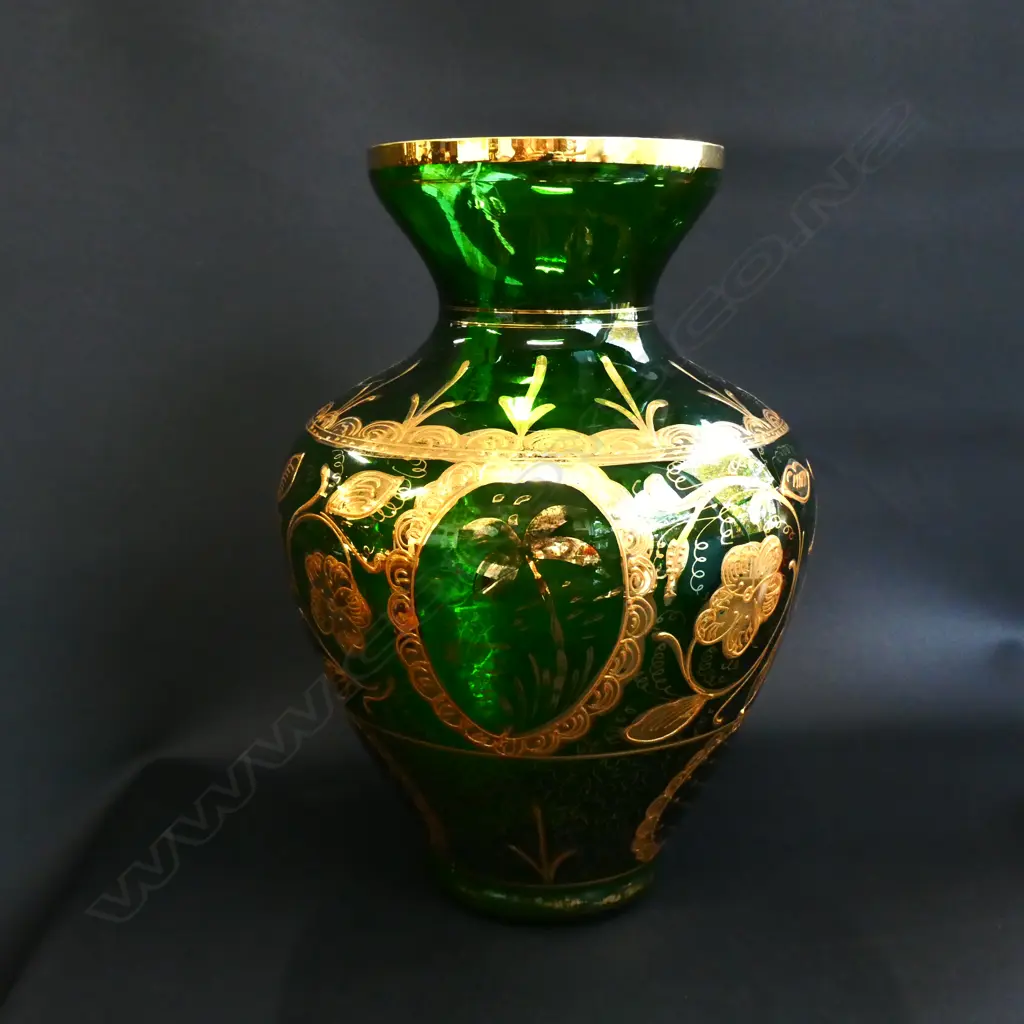 LARGE GREEN VASE Image 1++