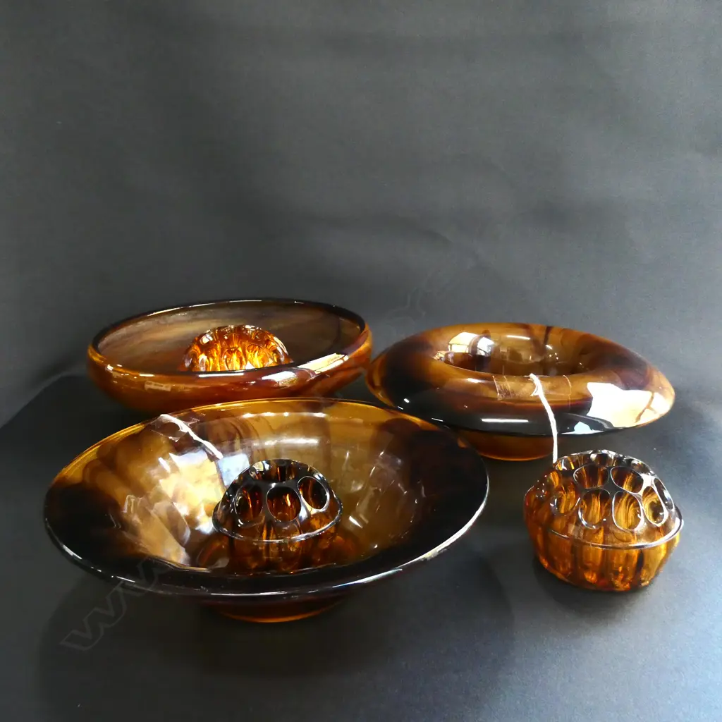 3 DEPRESSION CLOUD GLASS BOWLS + 3 FROGS Image 1++