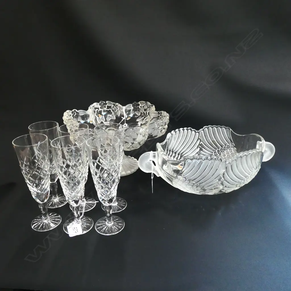 GLASS COMPORT & SWAN BOWL + 6 CRYSTAL FLUTES  Image 1++