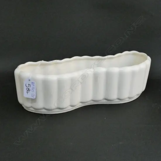 CROWN LYNN NO 106 WHITE VASE H 285 MM