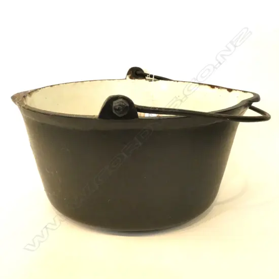 HEAVY CAST IRON PAN D 400 MM