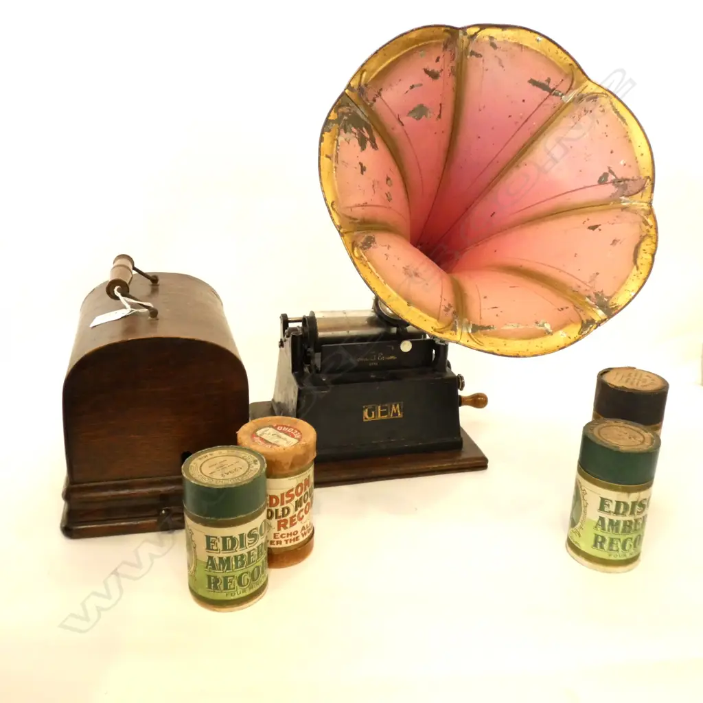 EDISON 'GEM' CYLINDER PHONOGRAPH WITH HORN. Image 1++