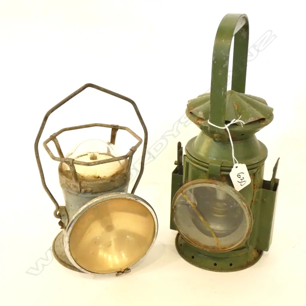 2 RAIL LANTERNS, FAULTS, H.320mm Image 1++