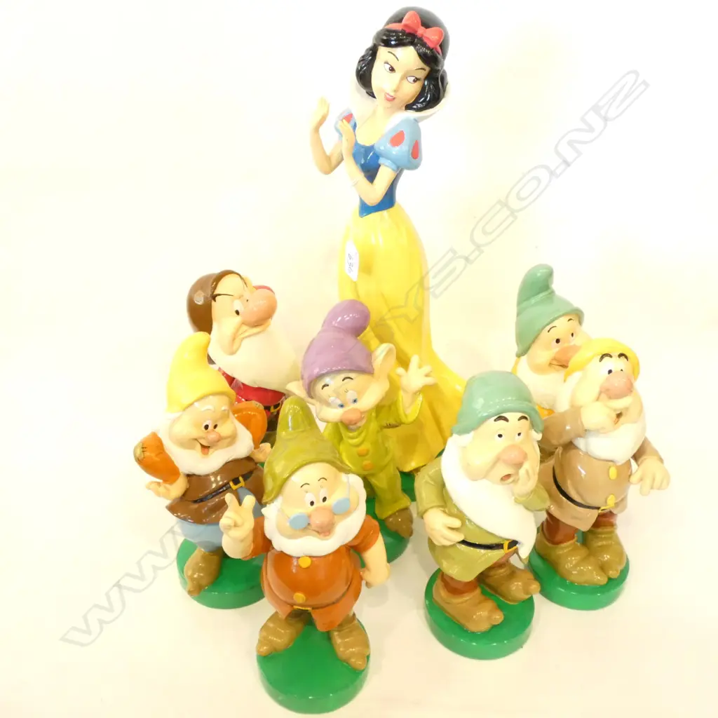 SNOW WHITE AND THE SVEN DWARFS GARDEN FIGURES H 500 MM Image 1++