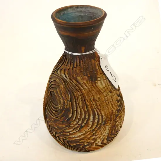 DORIS DUTCH VASE
