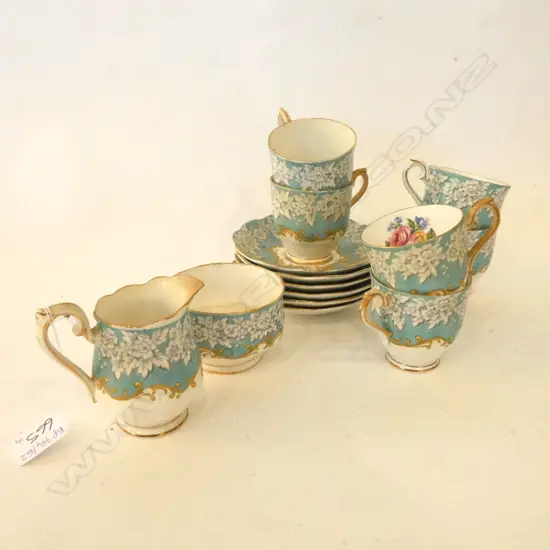 14 PCE ROYAL ALBERT TEA SERVICE 
