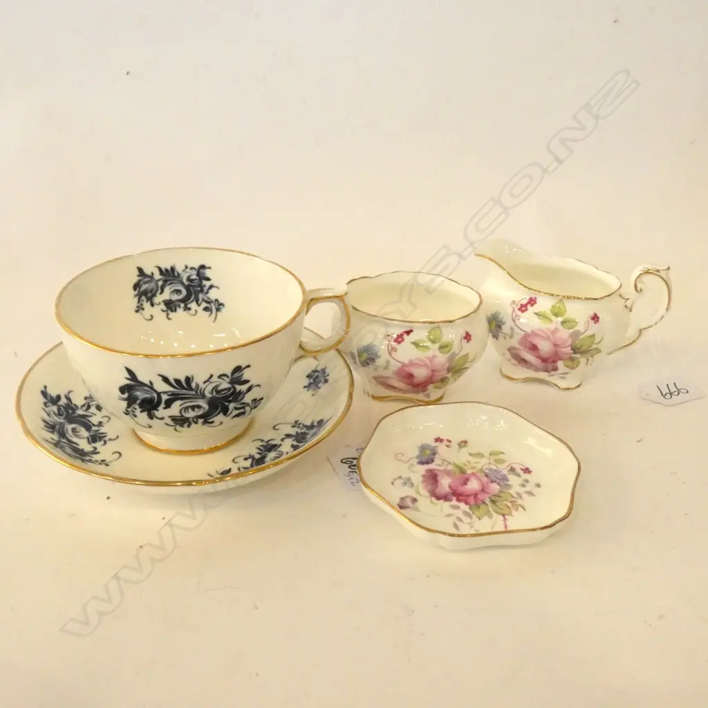 HAMMERSLEY BREAKFAST CUP & SAUCER + 3 PCES COALPORT Image 1++