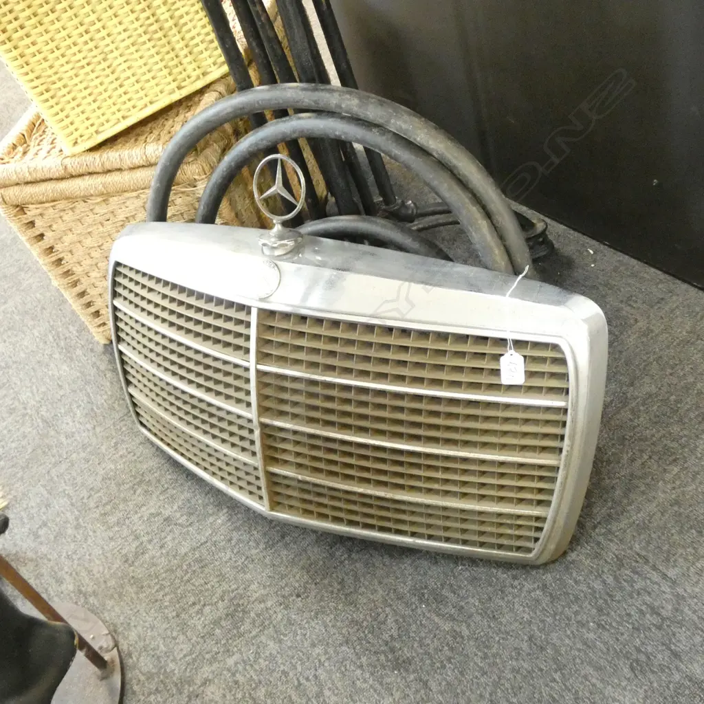 MERCEDES GRILL W.720mm Image 1++
