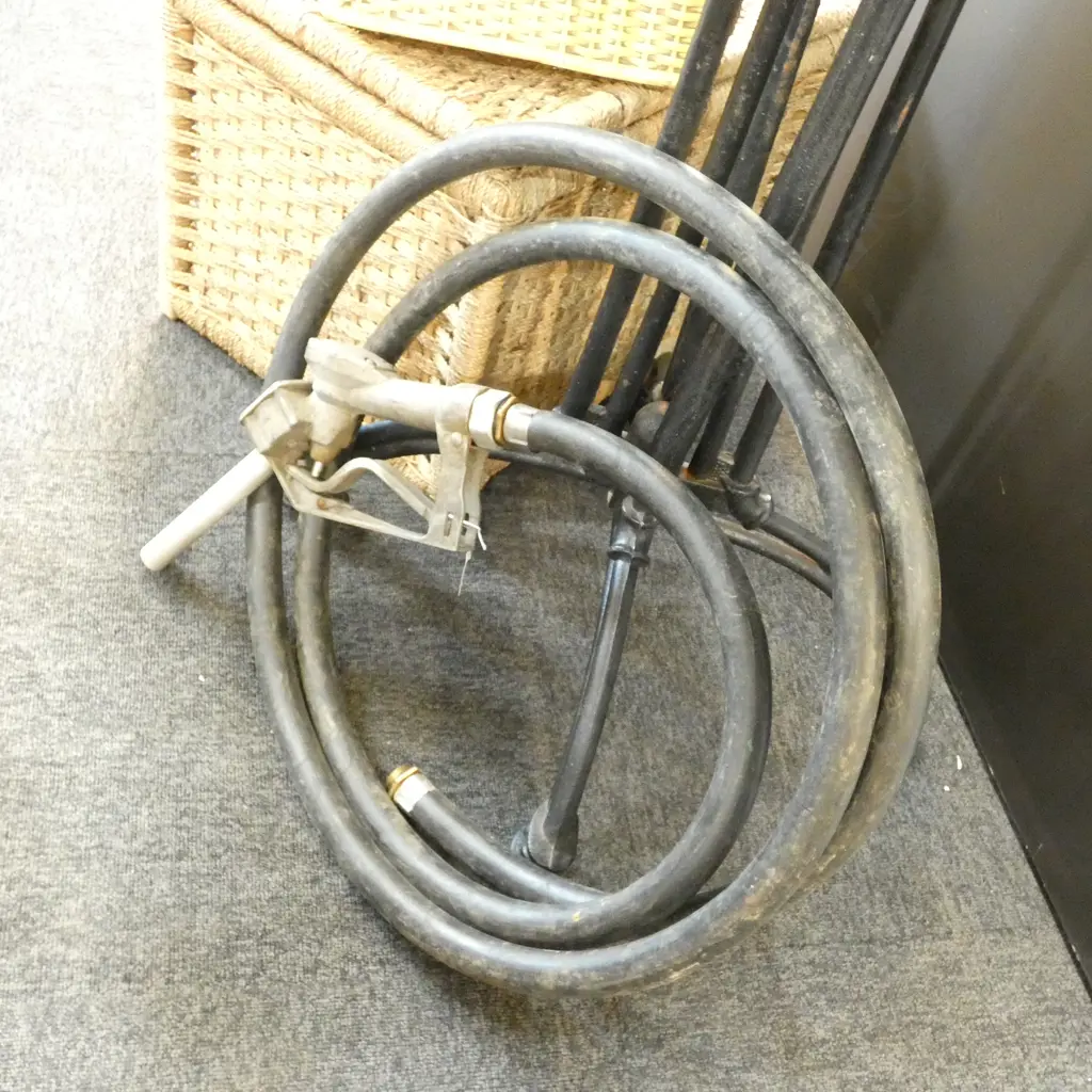 BOWSER HOSE & NOZZLE  Image 1++