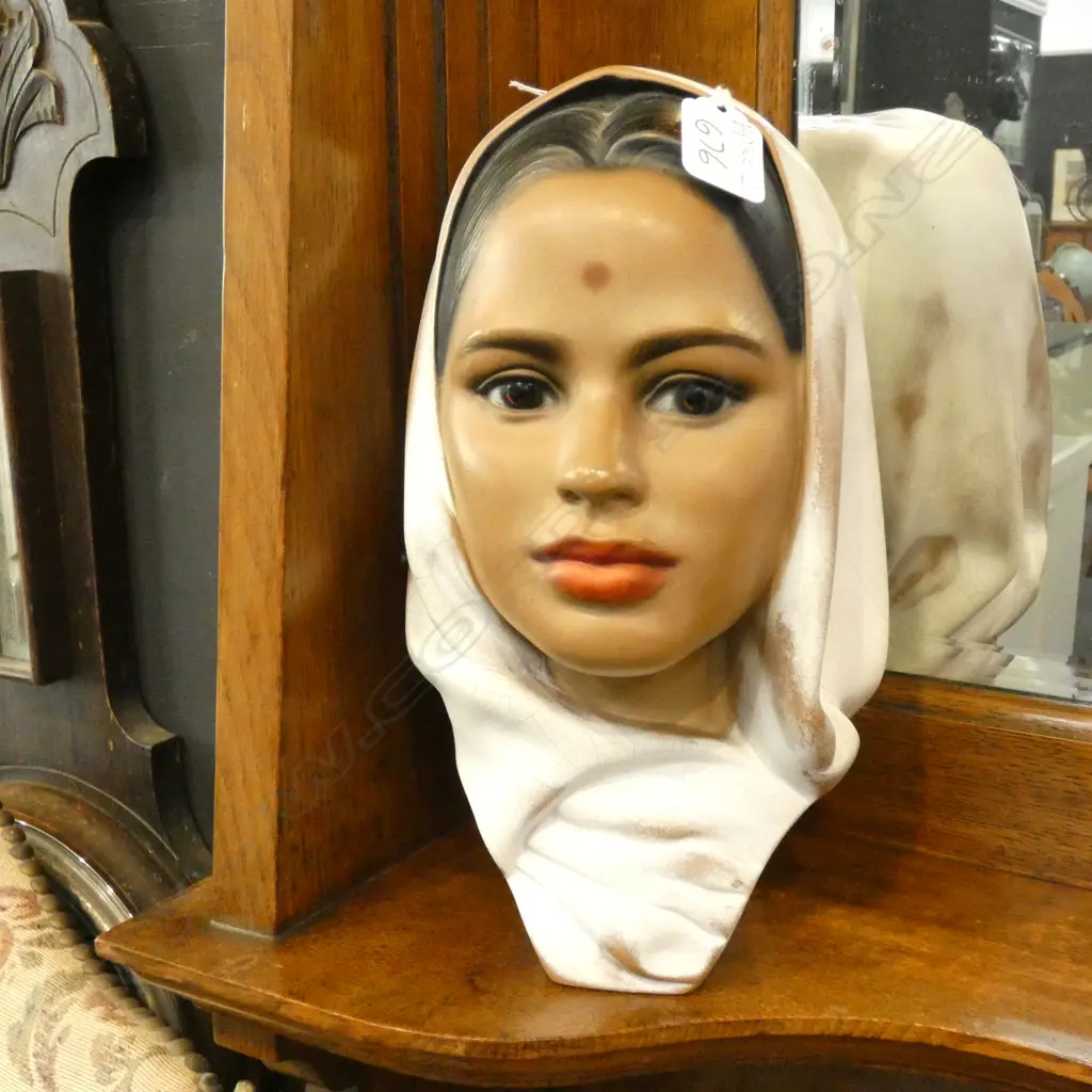 CERAMIC HEAD OF INDIAN WOMAN H. 260MM Image 1++
