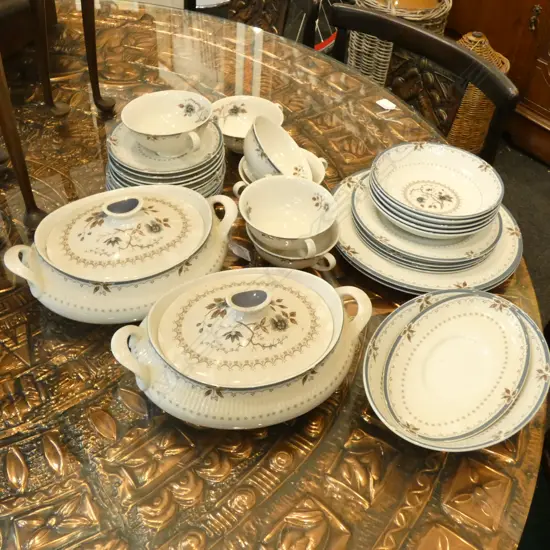 R/DOULTON 'OLD COLONY' DINNER SERVICE 
