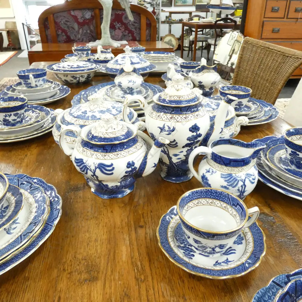 LARGE BOOTHS REAL OLD WILLOW DINNER SERVICE  Image 1++