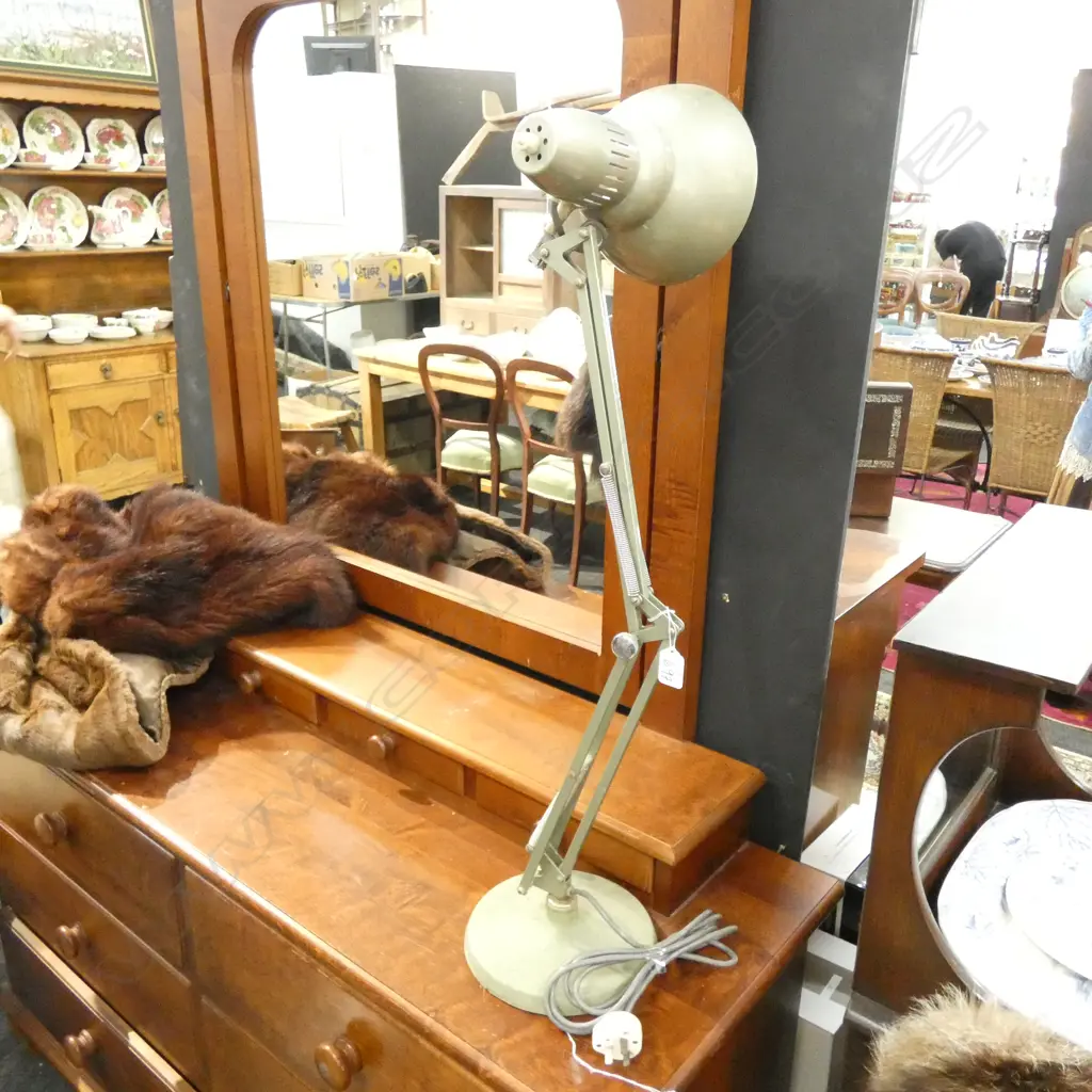 ANGLEPOISE LAMP Image 1++