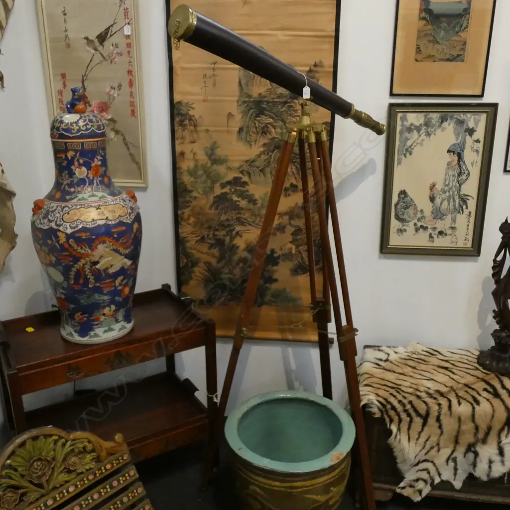 TELESCOPE L. 965MM ON TRIPOD  Image 1++