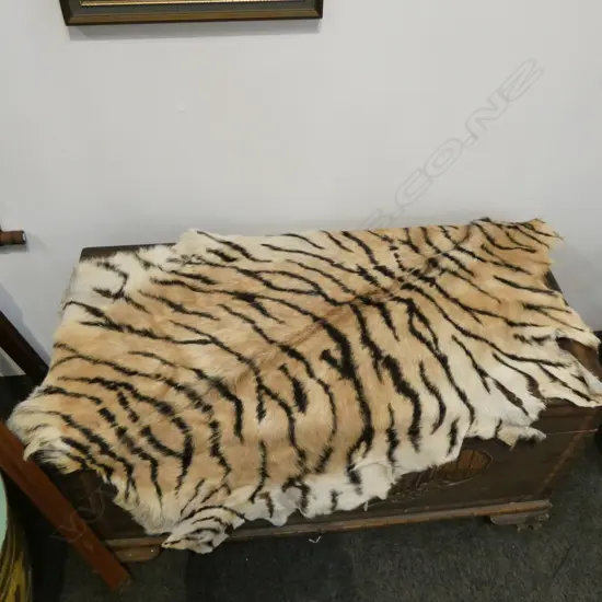 ANIMAL SKIN RUG L. 1100MM