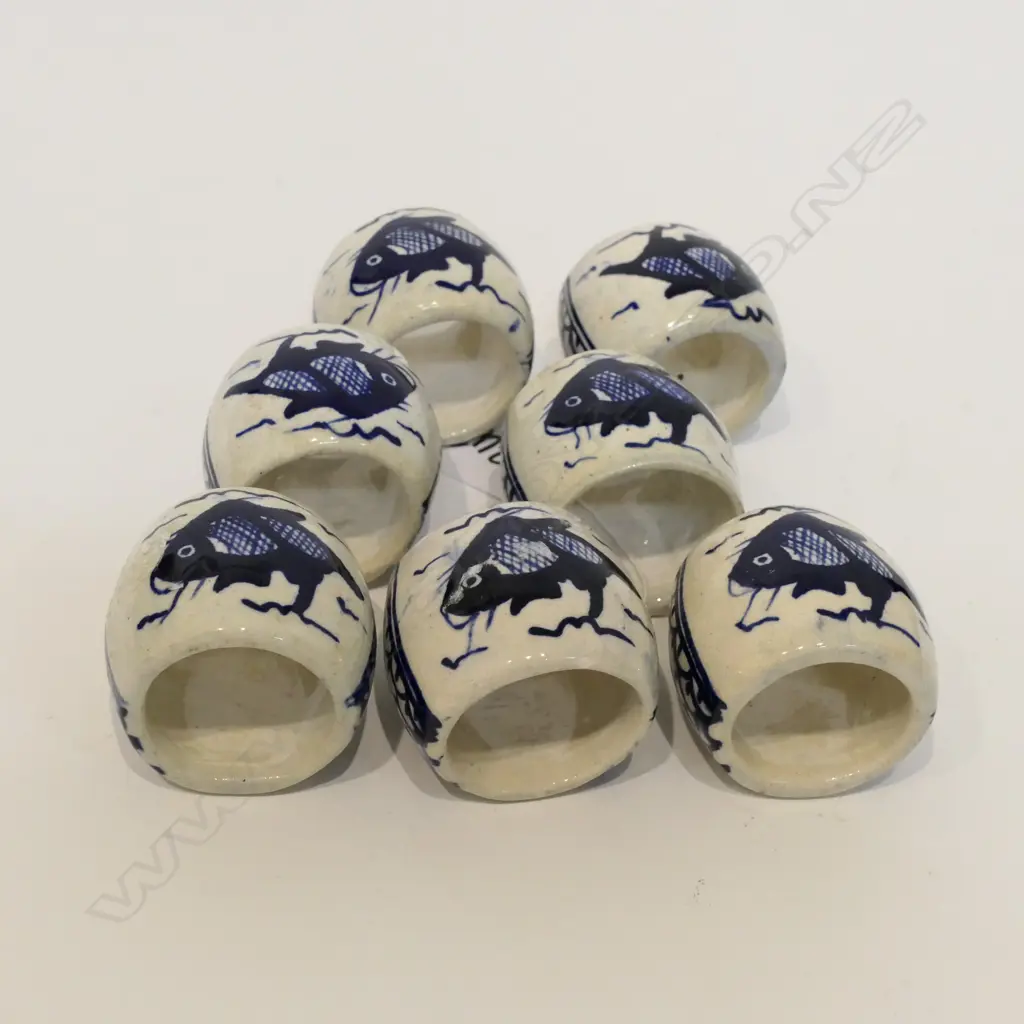 CHINESE SET OF BLUE AND WHITE NAPKIN RINGS Image 1++
