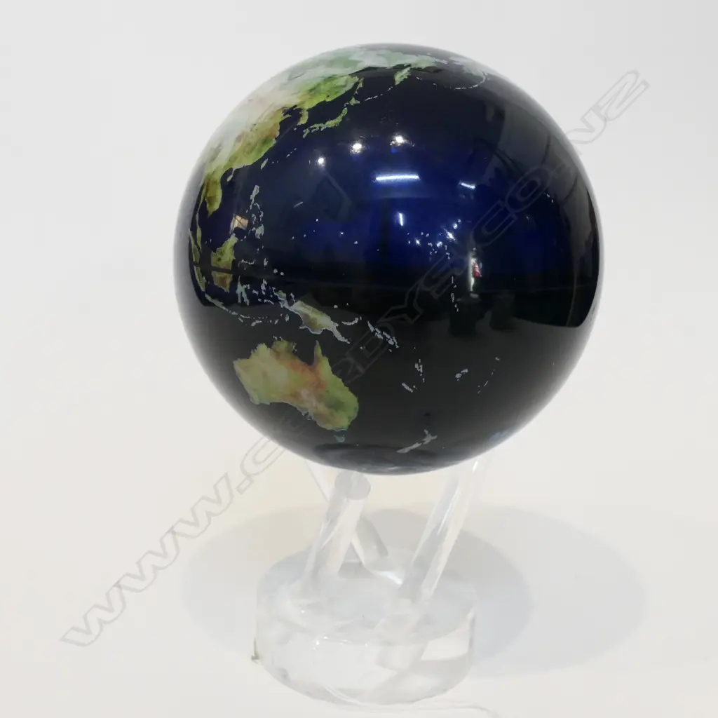 MOVA AUTO ROTATING GLOBE Image 1++