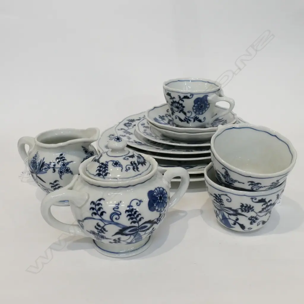 12 PCES BLUE DANUBE  Image 1++