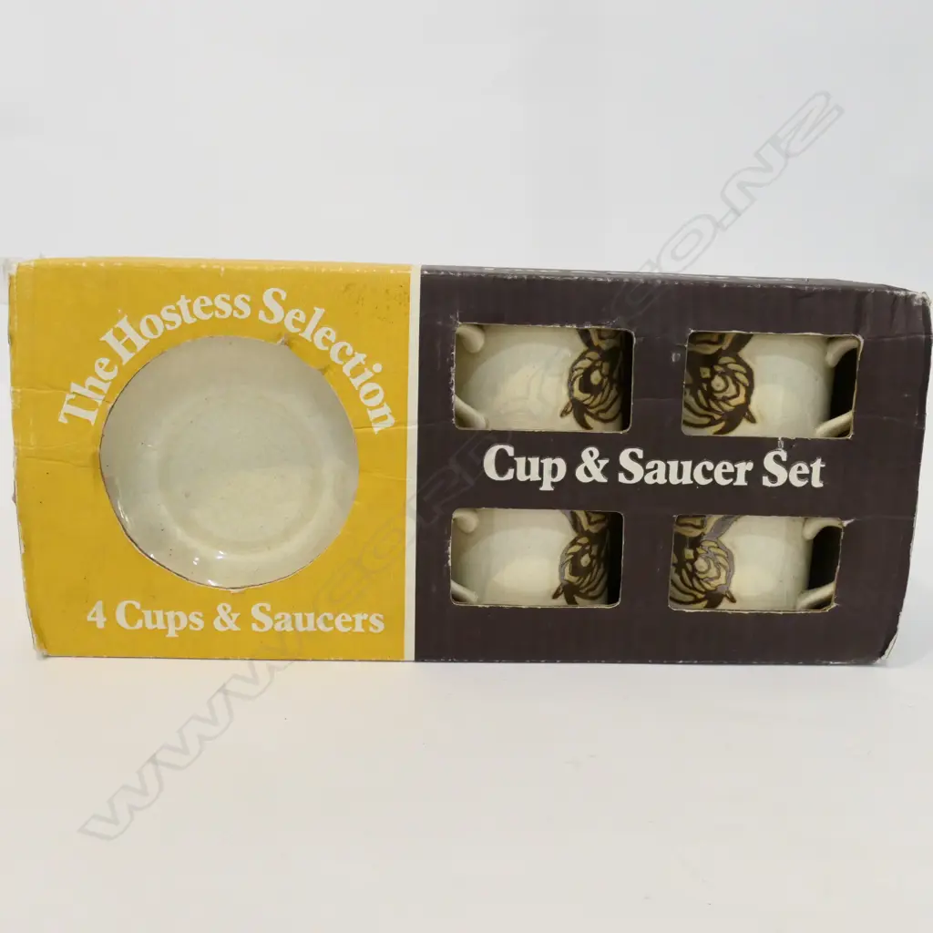 BOXED CROWN LYNN THE HOSTESS CUPS AND SAUCERS Image 1++