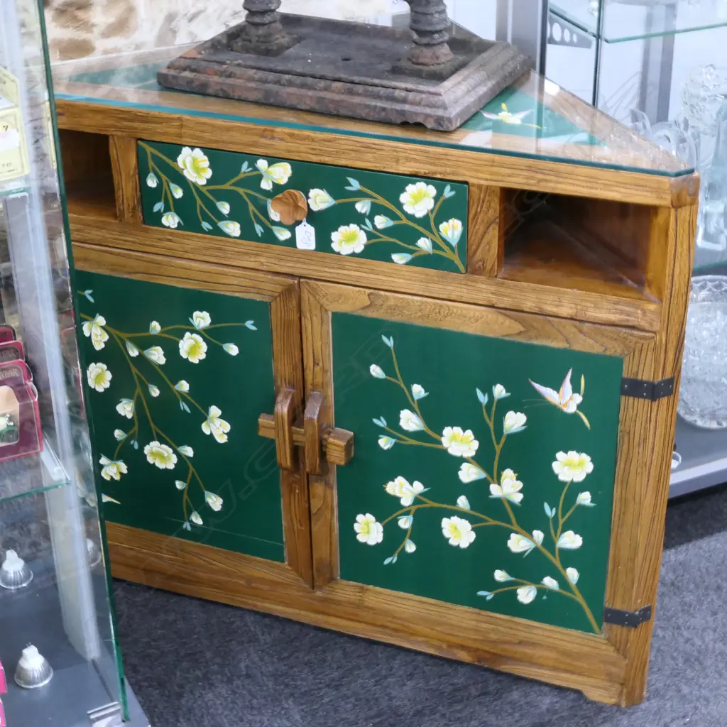 GLASS TOPPED CHINESE CNR CABINET H. 805MM Image 1++