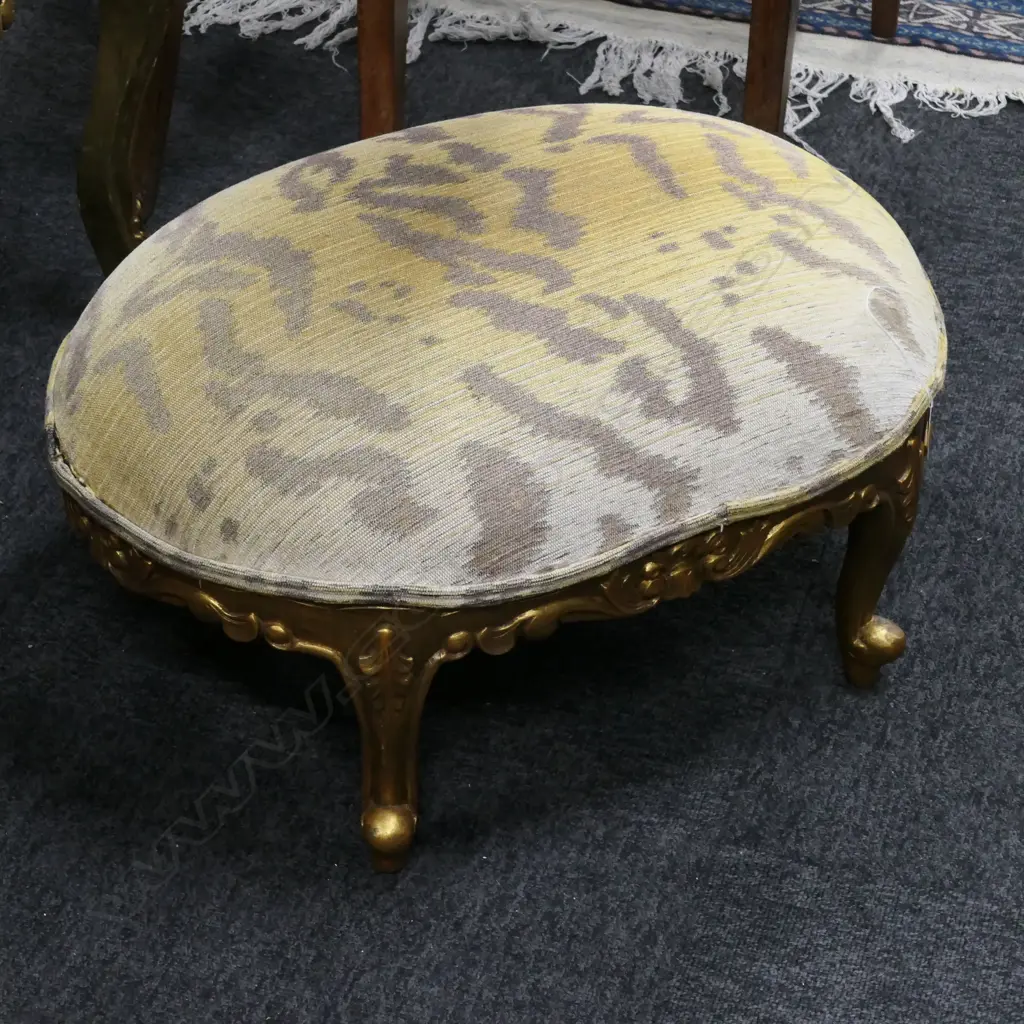 GILT UPHOLSTERED STOOL L. 600MM Image 1++