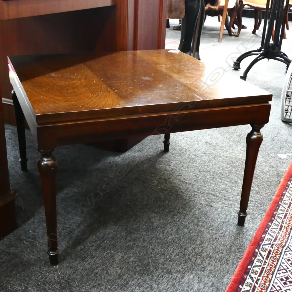 MAHOGANY COFFEE TABLE Image 1++